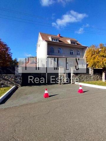 Продаж 6к Дім Незалежності вулиця