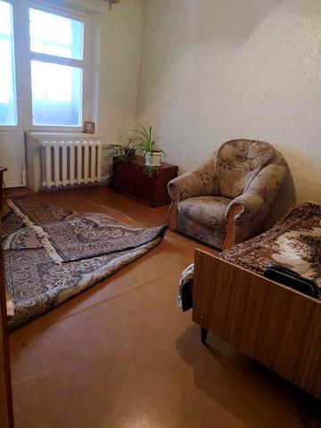 Продам 3-х комнатную квартиру по ул.Васильковая1в г.Лозовая.