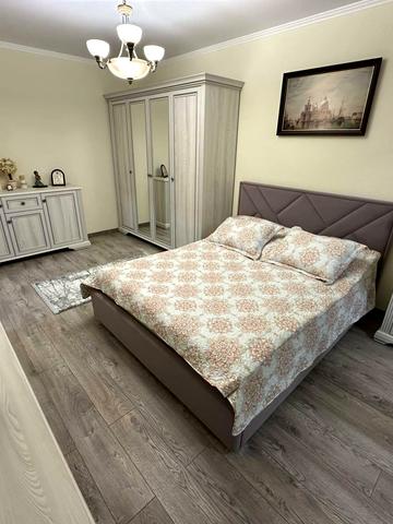 Центральний просп. (Леніна), 172