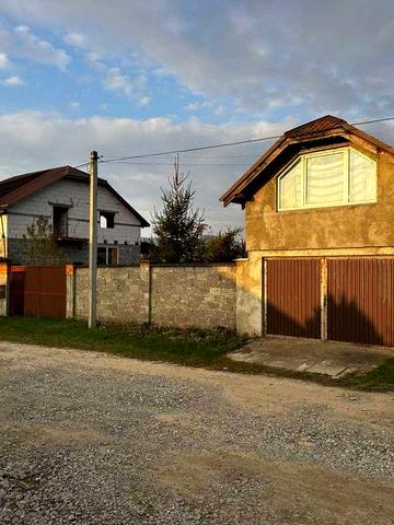 Продається 2 будинки в смт. Буштино