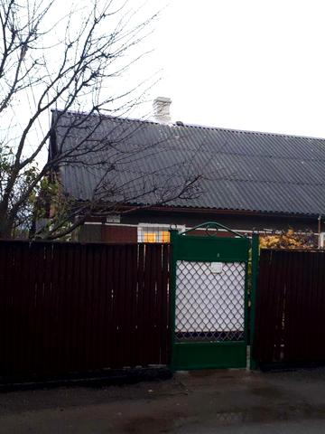 продам будинок в м. Славута два будинкі в дворі