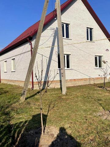 Продам будинок із земельною ділянкою 0,20 га.