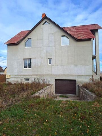 Продам коттедж в мальовничому місці.