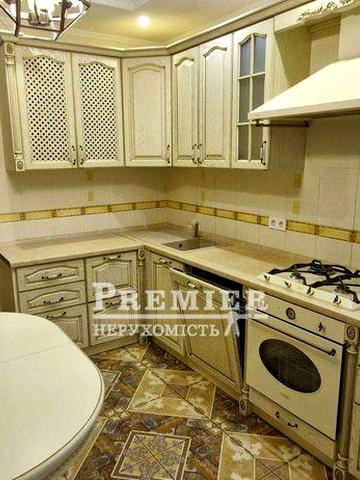 У продажу 3 кімн. простора квартира