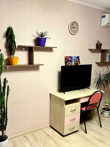 Кафедральна вул., 2