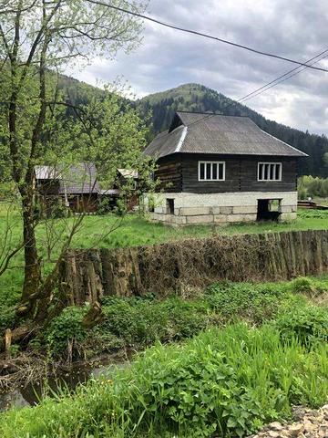 Продається будинок в Карпатах