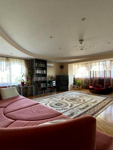 Продається ексклюзивна 4-кімнатна квартира