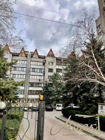 Дворівнева 5-кімнатна квартира у Олександрівському районі