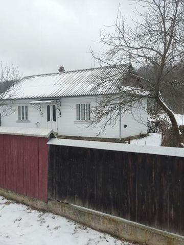 Будинок знаходиться Івано-франківська обл,Косівський р-н,с Микитинці