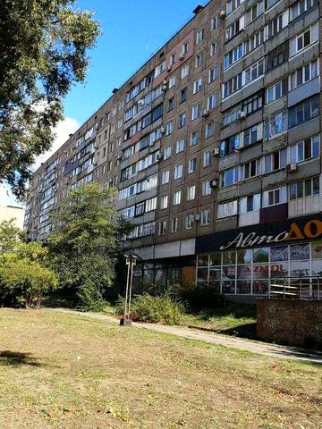 Продам 3 кімнатну квартиру вул. Блюхера /П. Дорошенка/