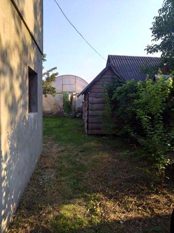 Пів особняк в тихій околиці міста