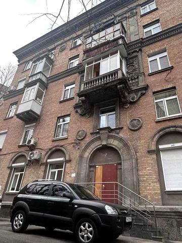 Мечникова 6 Закритий двір 3к=87м Н=3м Кловська Печерськ Гулівер Парус