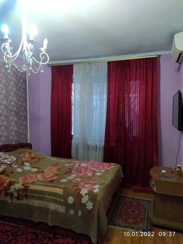 Сдам 1 кімн кв. вул. Базарна центр. Помісячно, до літа.. Поверх 1/5