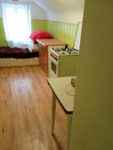 Нерухомість продам 2км мансарду на 2 пов рн Бережанська 2км кухня газ