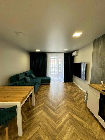 Богдана Хмельницького вул., 3