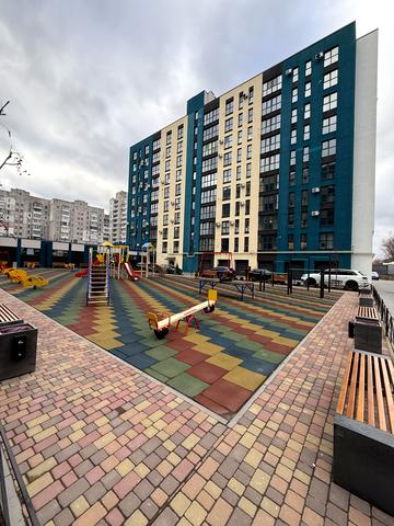 Героїв Дніпра вул., 6