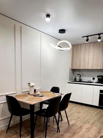 Новая стильная двухкомнатная квартира с двумя отдельными спальнями