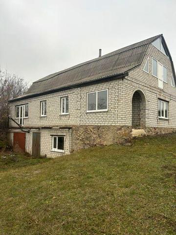 Продам двохповерховий будинок