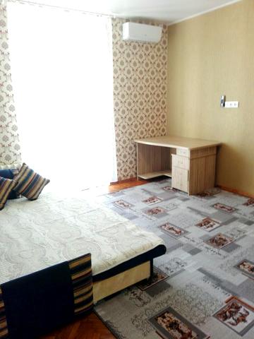 Криворізька вул., 14