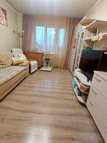 Продажа 3к квартиры с ремонтом и автономным отоплением,  Тополь