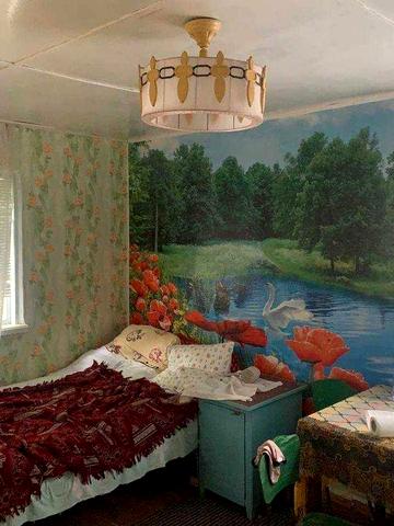 Дачна ділянка з будинком