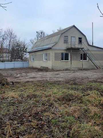 Будинок з ділянкою в Макарові