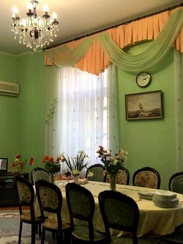 Квартира в Центрі, 4 кімнати (окремі) 107 м2.,вул.Просвіти