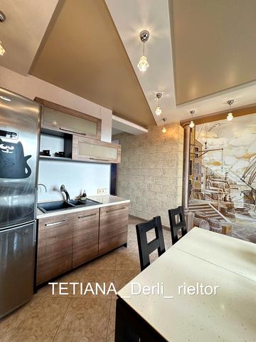 Тополина вул., 20