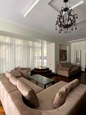 Продаж 2-кім Центр  Дмитриевская 76 Шевченківський