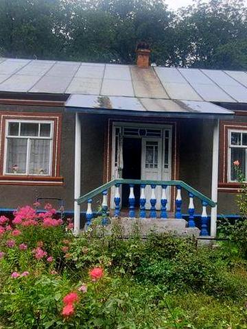 Продаж будинку та земельного участку