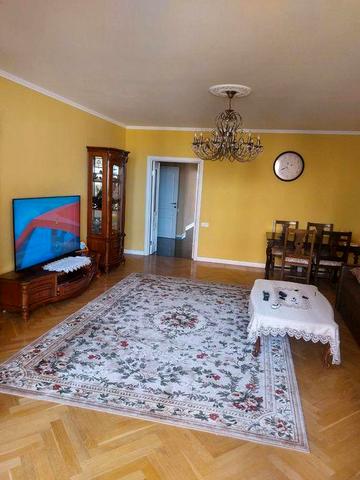 Срочно. Торг. Старицкого 20/4 Хаджибейский район ЖК Старицкого