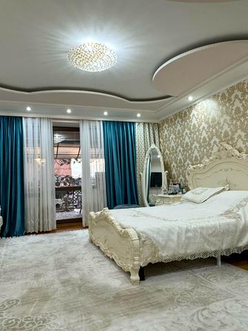 Миколаївська вул., 11