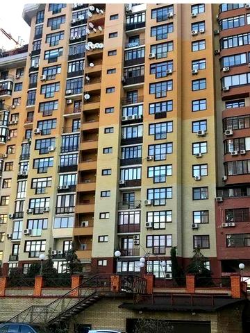 Євгена Коновальця вул. (Щорса), 32-Б