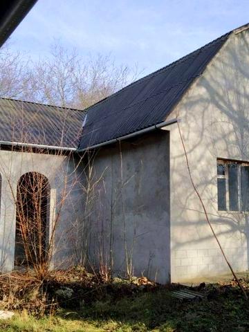 Продам недобудований будинок.