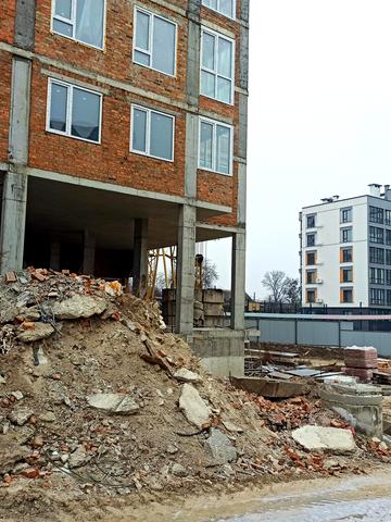 І. Богуна вул., 27