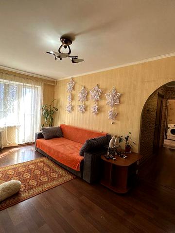 Продаж 3-к квартири на Космосі