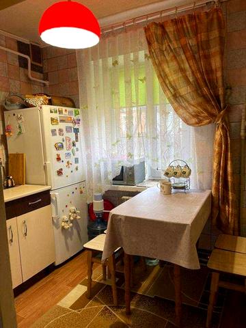 У Центрі селища Буди шикарна 3 кімн. квартира з капітальним ремонтом.