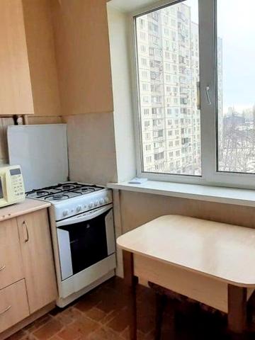 Оболонський проспект. Поруч із Dream Town