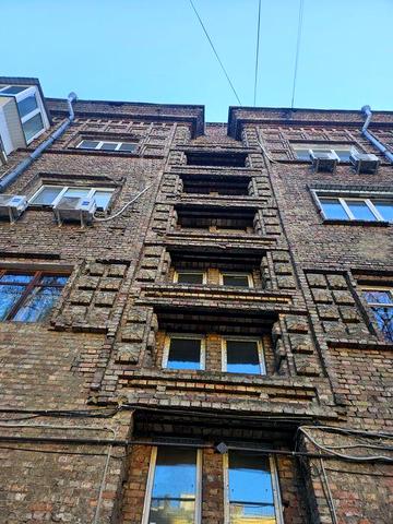 Є відновлення.Продажа 2 комнатная квартира ул.Вузовская,4 65м