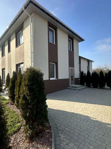 Продаж таунхауса в місті!