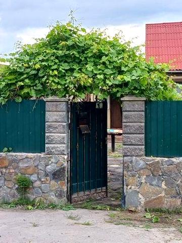 Продам будинок біля міста