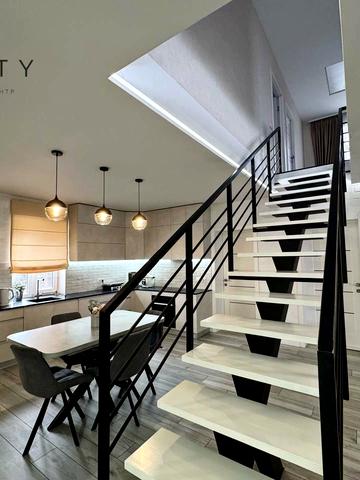 Виноградна, 16