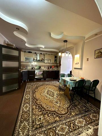 Центральна вул.