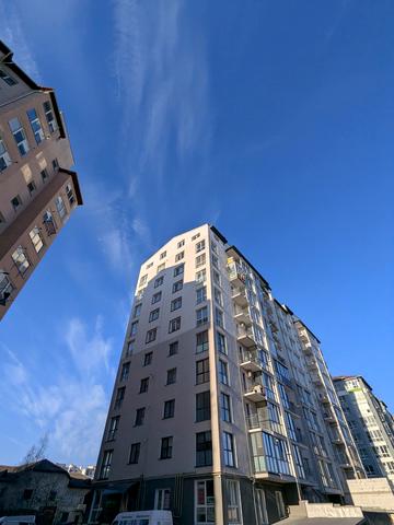 Виноградна вул., 15