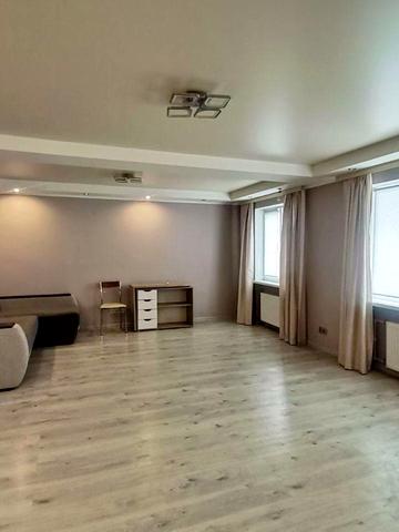 Космічна вул., 114