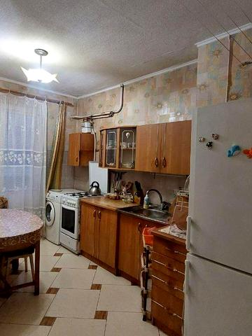 Академіка Корольова вул., 112