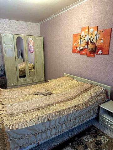 Продам 4-х кімнатну квартиру - чешку