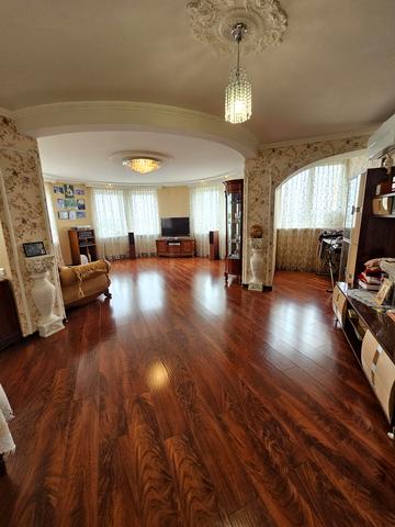 Старицького вул., 20