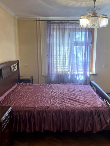 4-кімнатна квартира на вул. Базарна