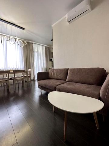 Двокімнатна квартира з сучасним ремонтом, Київський район,Альтаір -2